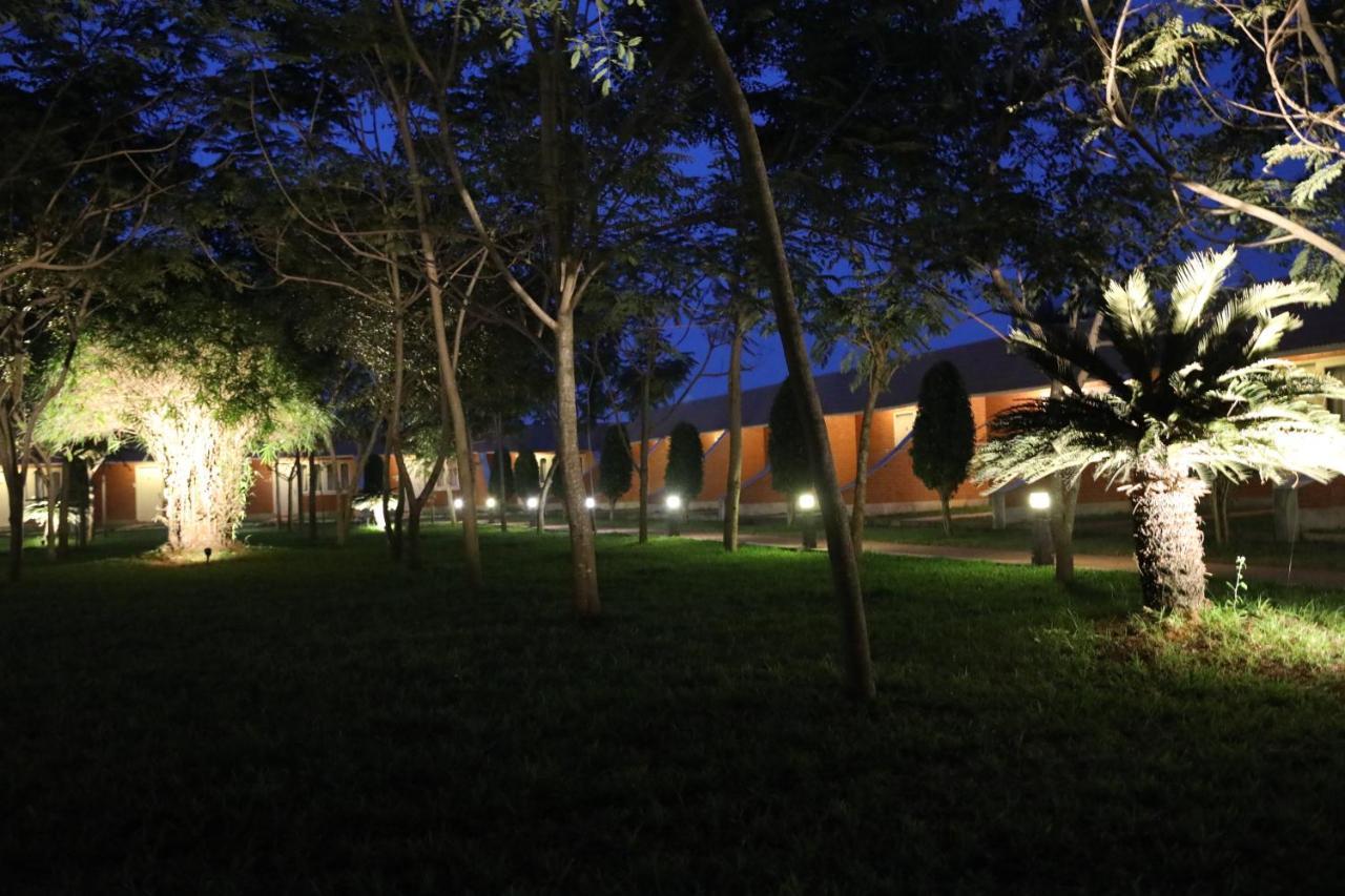 Celebrity Resort Chennai Tambaram ภายนอก รูปภาพ